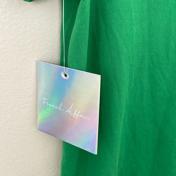 ☘️NWOT French Affair Lucky Tee. Small - Picture 5 of 7